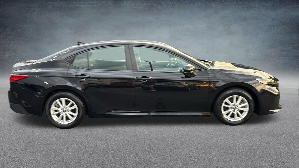 Used 2025 Toyota Camry LE FWD image 28