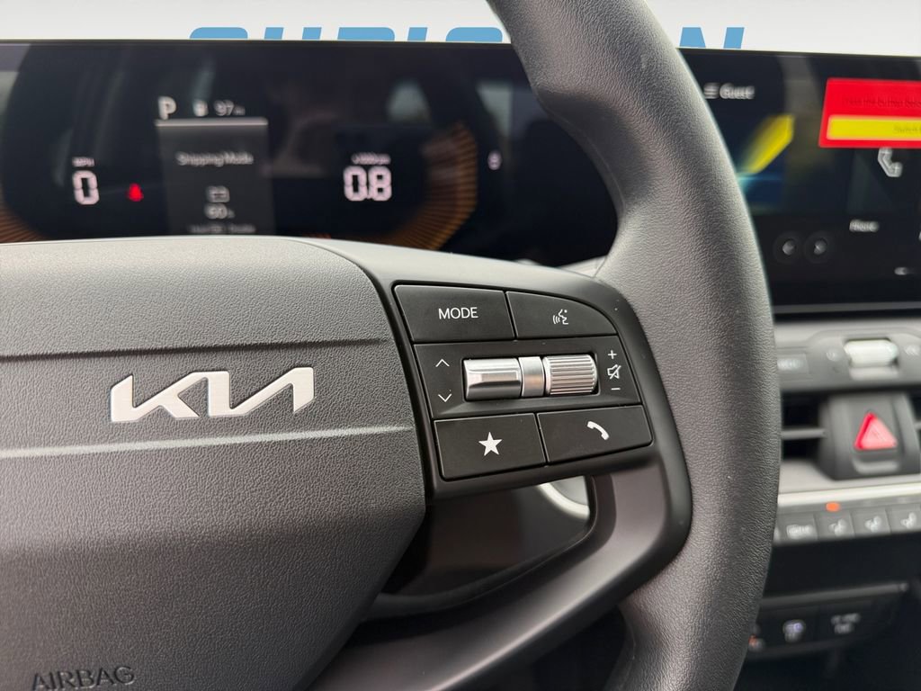 New 2025 Kia K4 LXS image 19