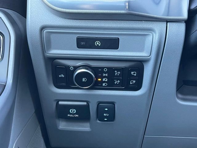 Used 2025 Ford F150 Lariat w/ Equipment Group 501A Mid image 23