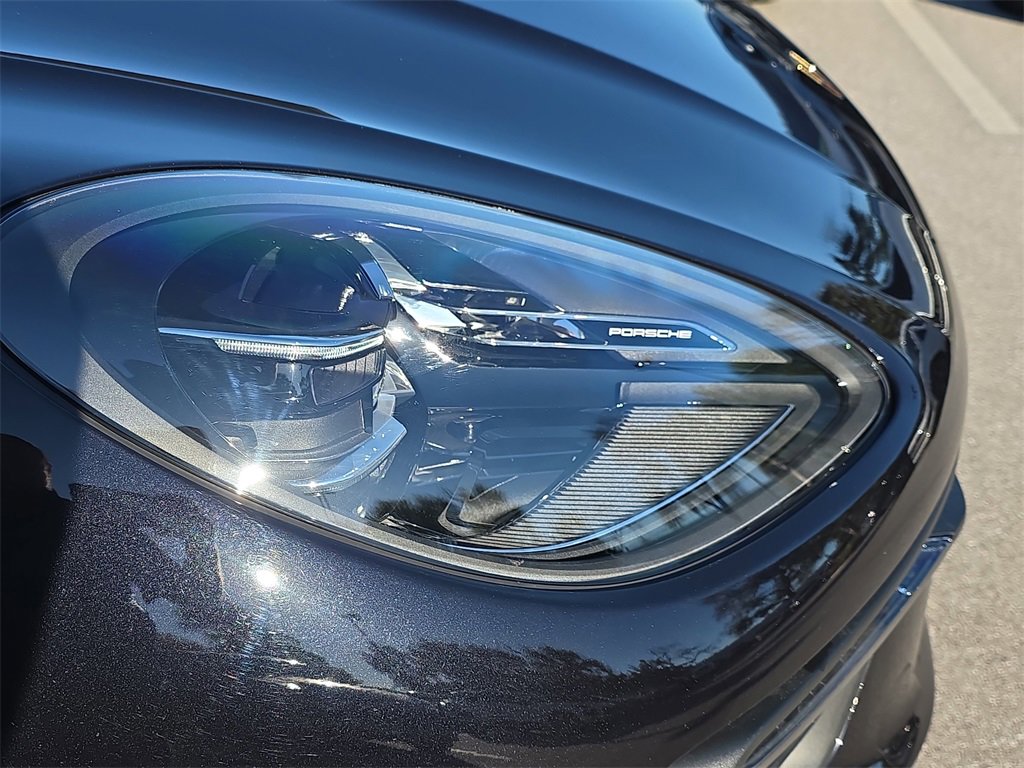 Certified 2024 Porsche Macan image 15