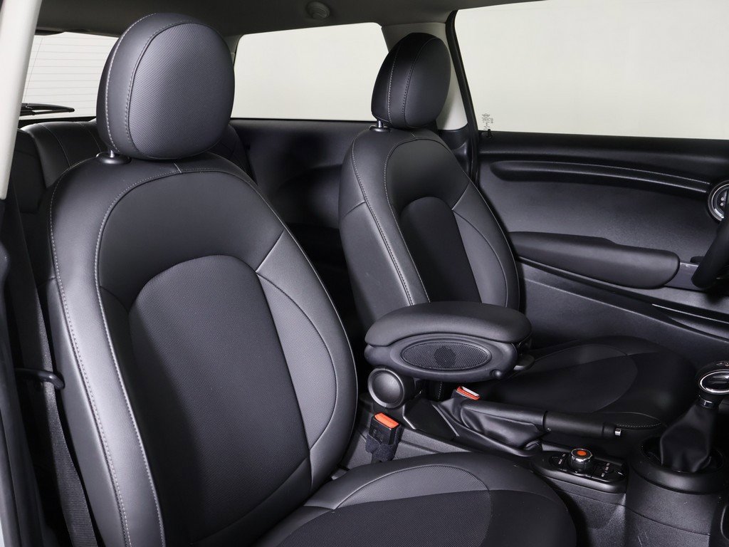 Used 2019 MINI Cooper Hardtop image 21