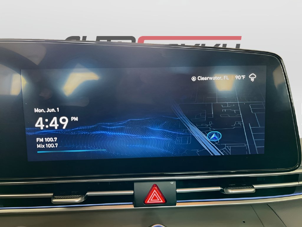 Used 2024 Hyundai Elantra SEL FWD image 15