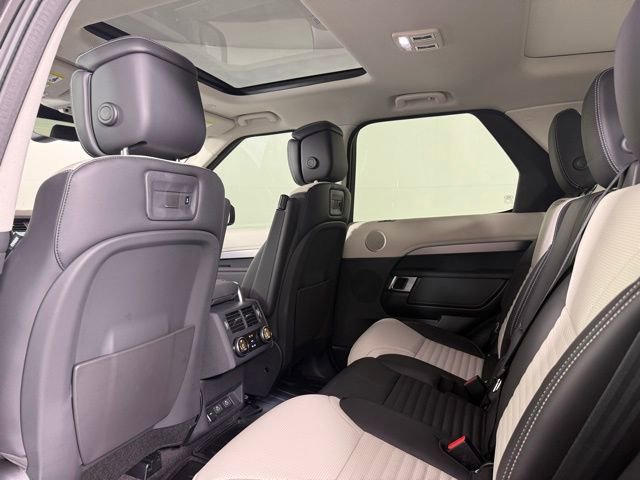 Certified 2025 Land Rover Discovery Dynamic SE image 27