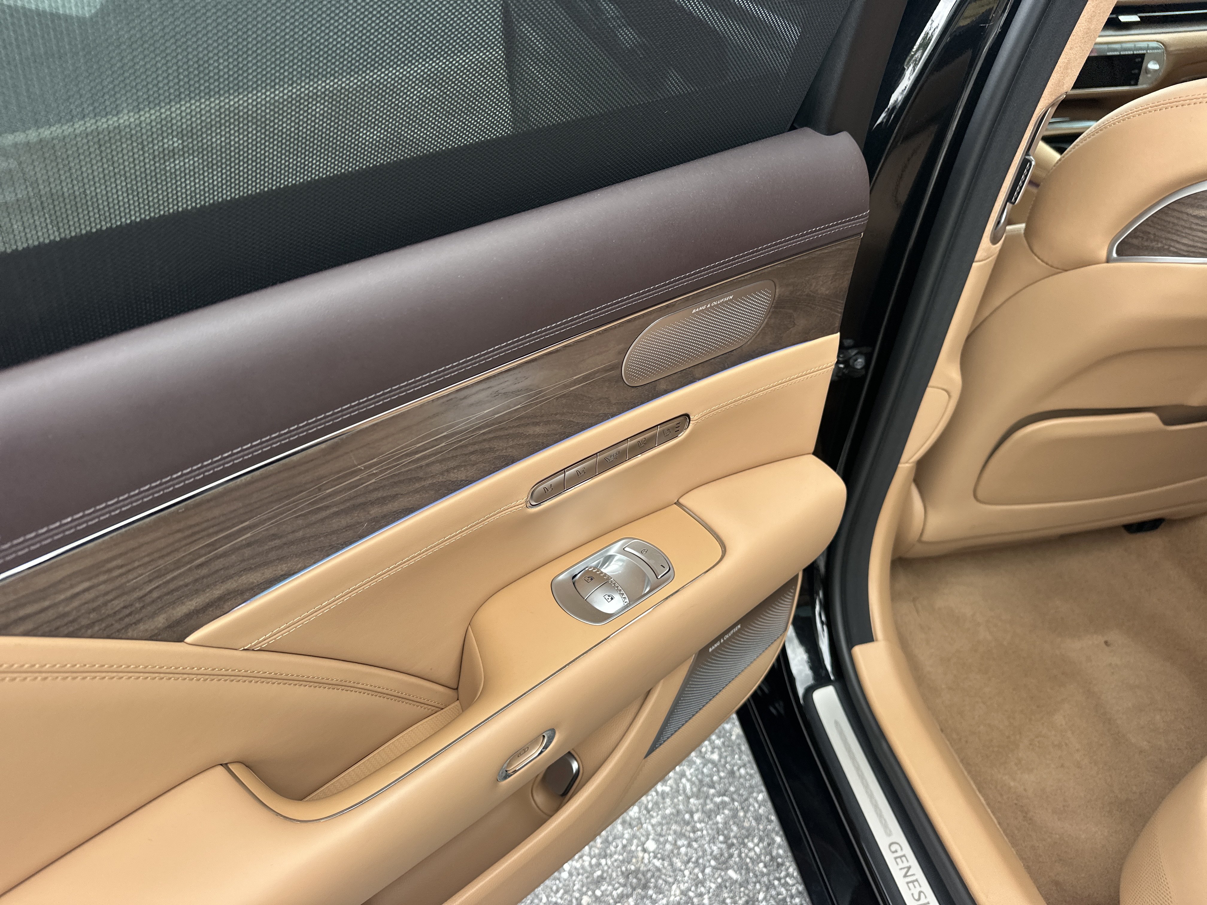 Certified 2025 Genesis G90 3.5T AWD/4WD image 11