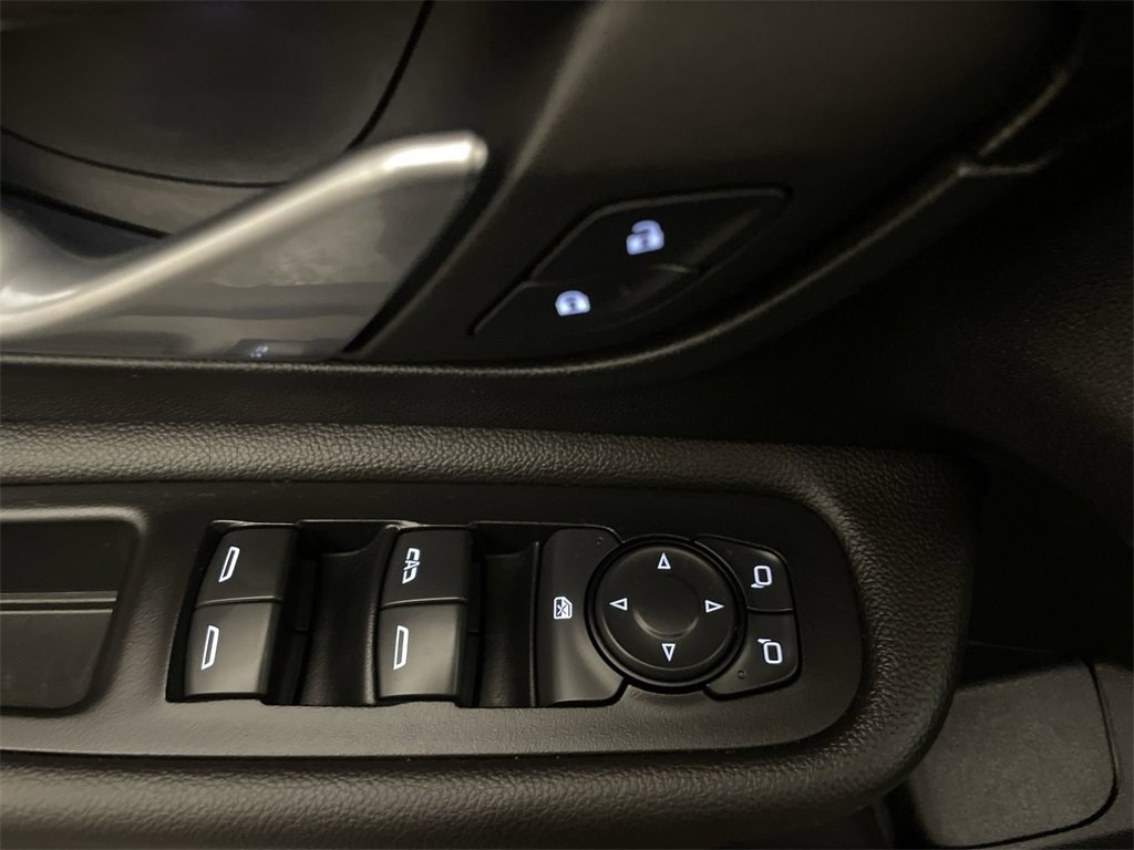 Used 2022 GMC Terrain SLE w/ Driver Convenience Package image 17