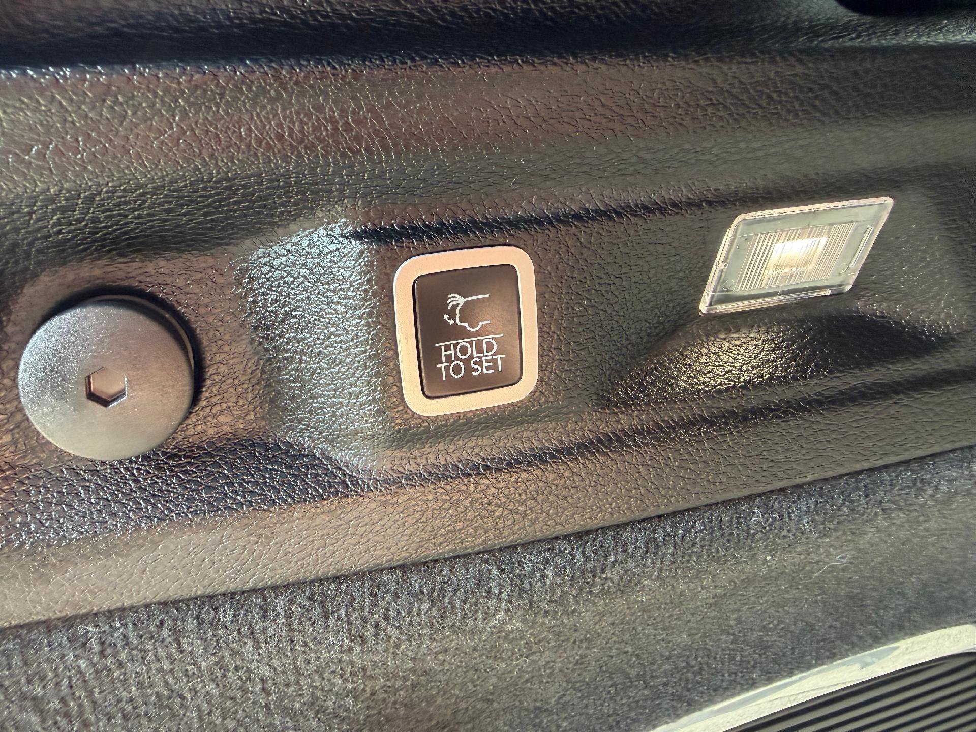 Used 2024 Jeep Grand Cherokee L Summit AWD/4WD image 13