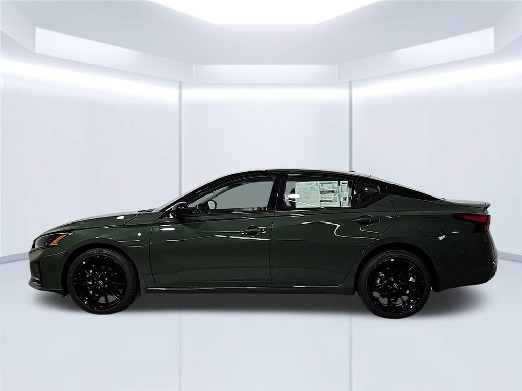 New 2026 Nissan Altima 2.5 SR w/ SR Midnight Edition Package AWD/4WD image 2
