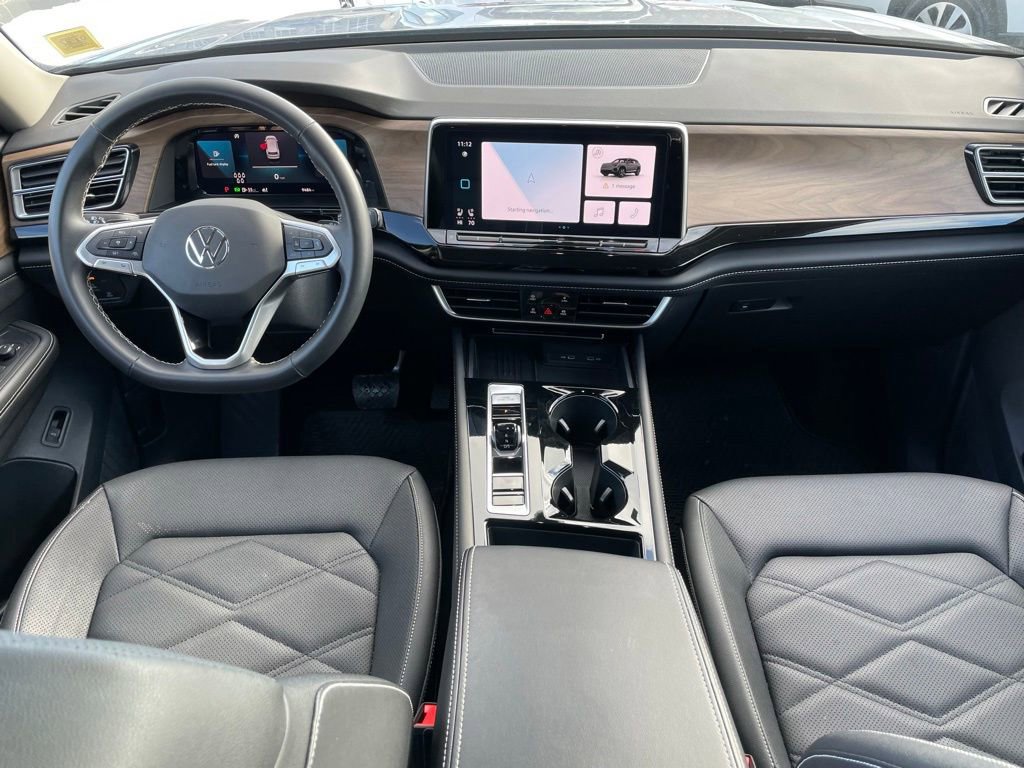 Certified 2025 Volkswagen Atlas SE w/ Black Wheel Package image 10