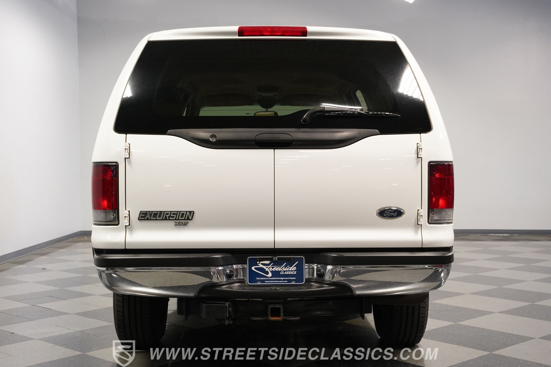 Used 2002 Ford Excursion XLT image 10