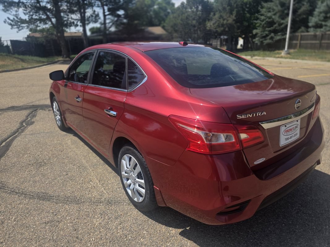 Used 2016 Nissan Sentra SV FWD image 3