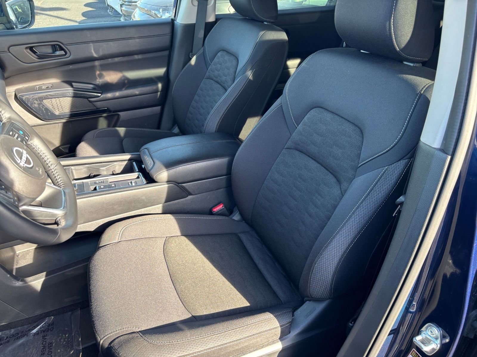 Used 2025 Nissan Pathfinder SV FWD image 39
