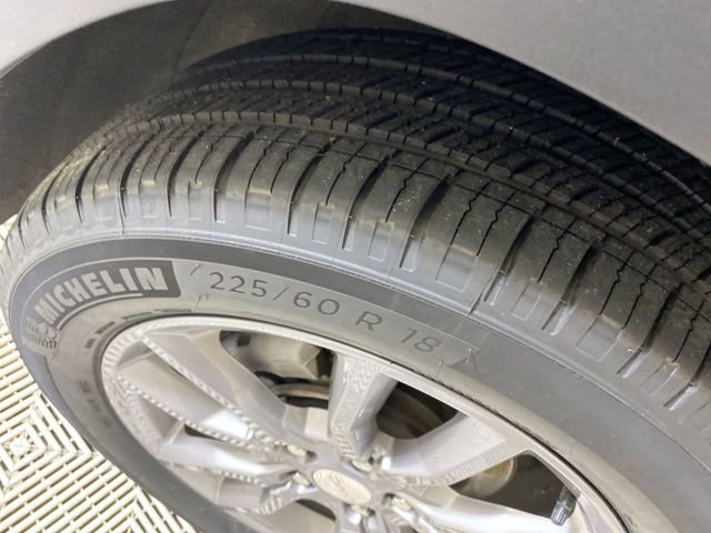 Used 2024 GMC Terrain SLT AWD/4WD image 23