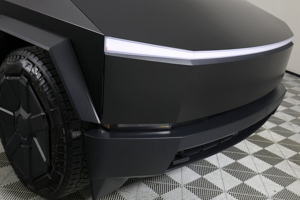 Used 2024 Tesla Cybertruck AWD Crew Cab image 44