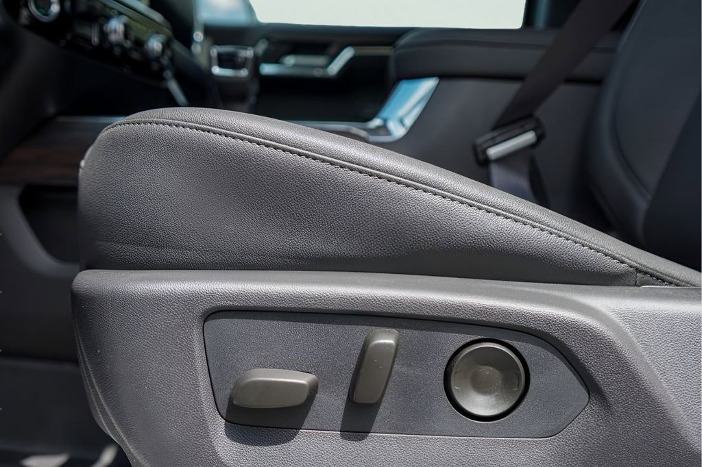 New 2026 GMC Sierra 1500 SLT image 18