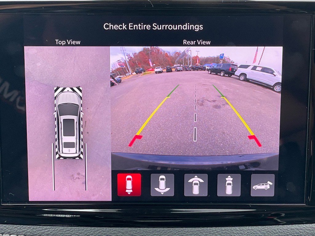 Used 2024 Chrysler Pacifica Limited w/ Uconnect Theater Family Group image 20