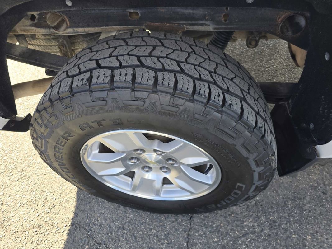 Used 2018 Chevrolet Silverado 1500 LT w/ Texas Edition image 36