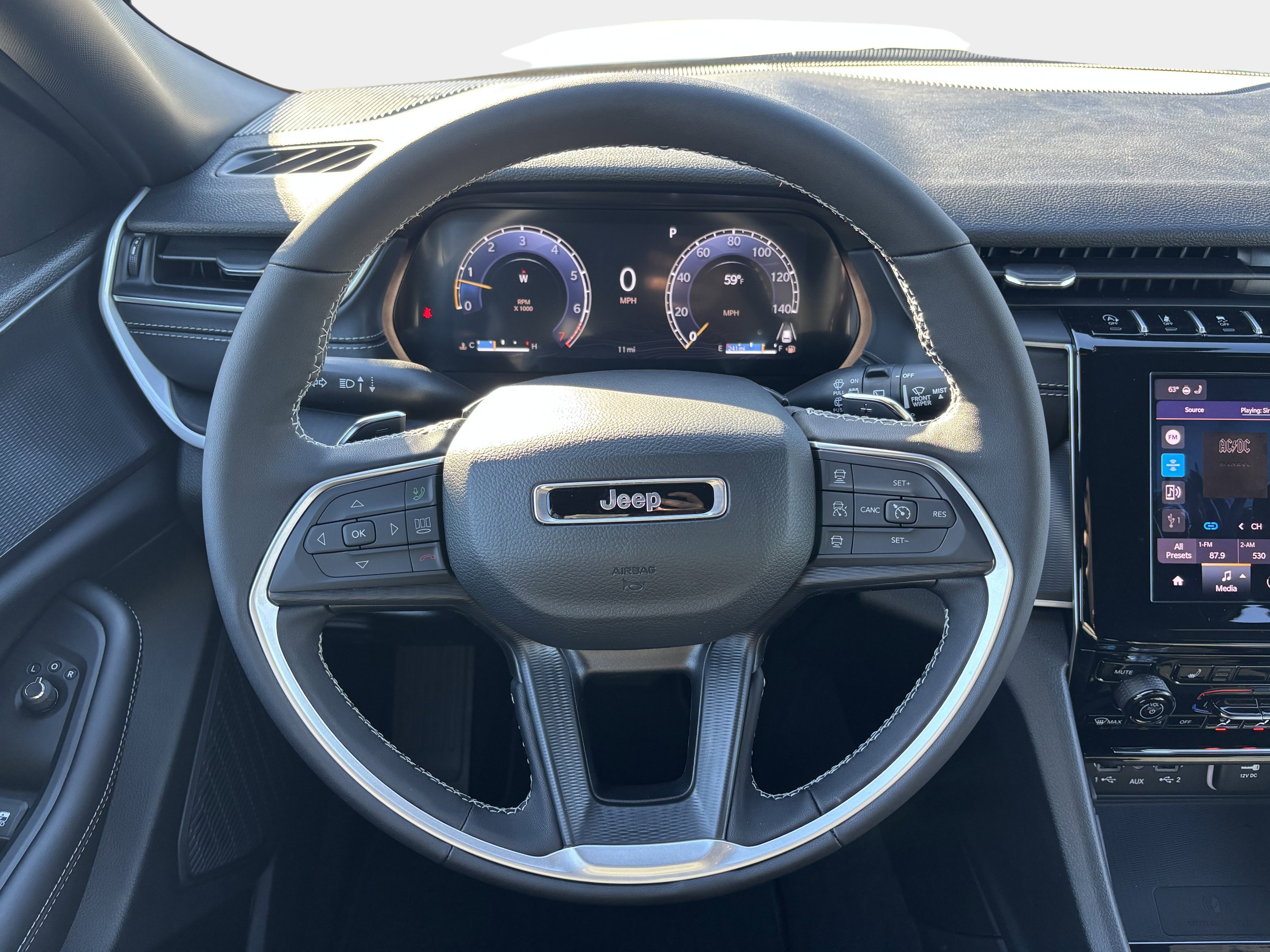 New 2025 Jeep Grand Cherokee Altitude AWD/4WD image 18