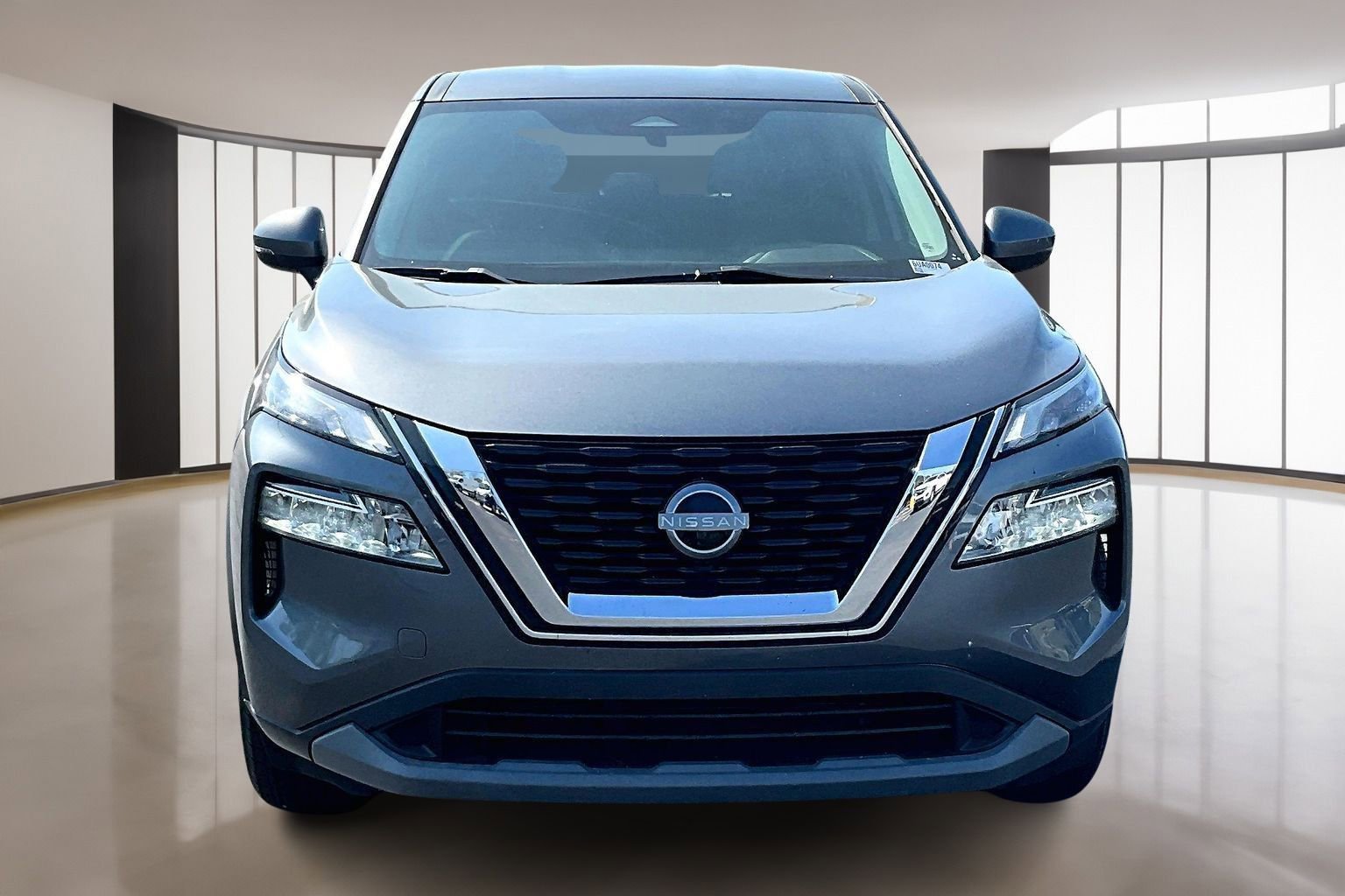 Used 2023 Nissan Rogue SV image 2