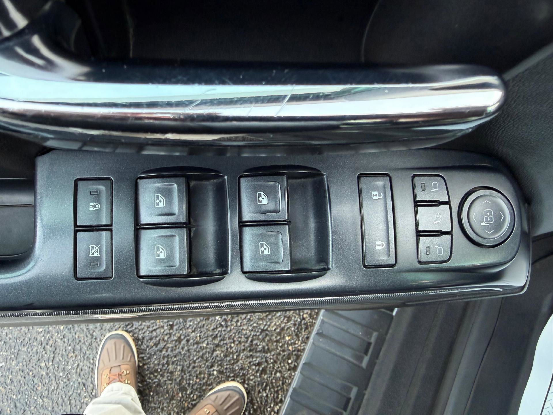 Used 2018 Chevrolet Silverado 1500 LTZ image 21