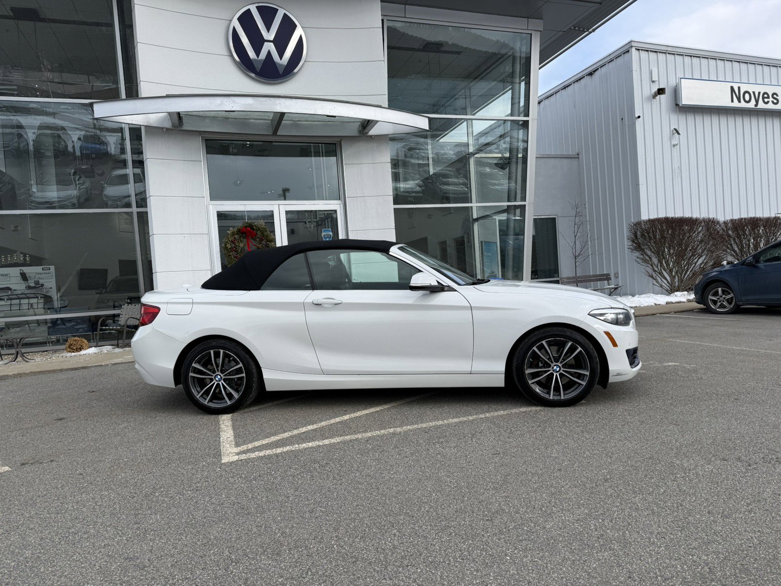 Used 2019 BMW 230i xDrive Convertible w/ Convenience Package image 2