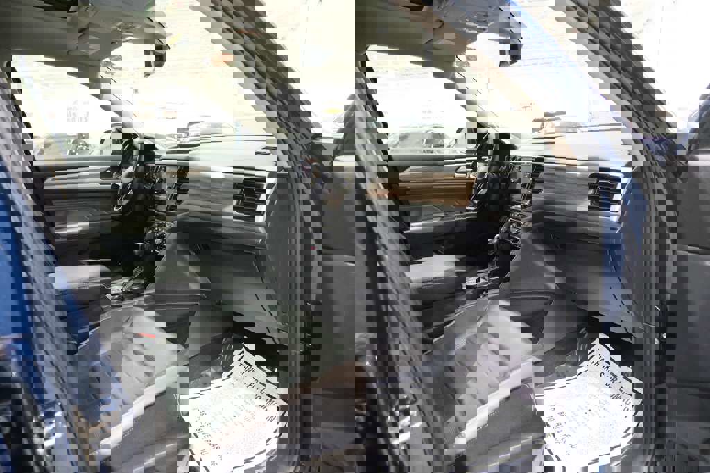 Used 2021 Volkswagen Atlas SEL Premium image 35