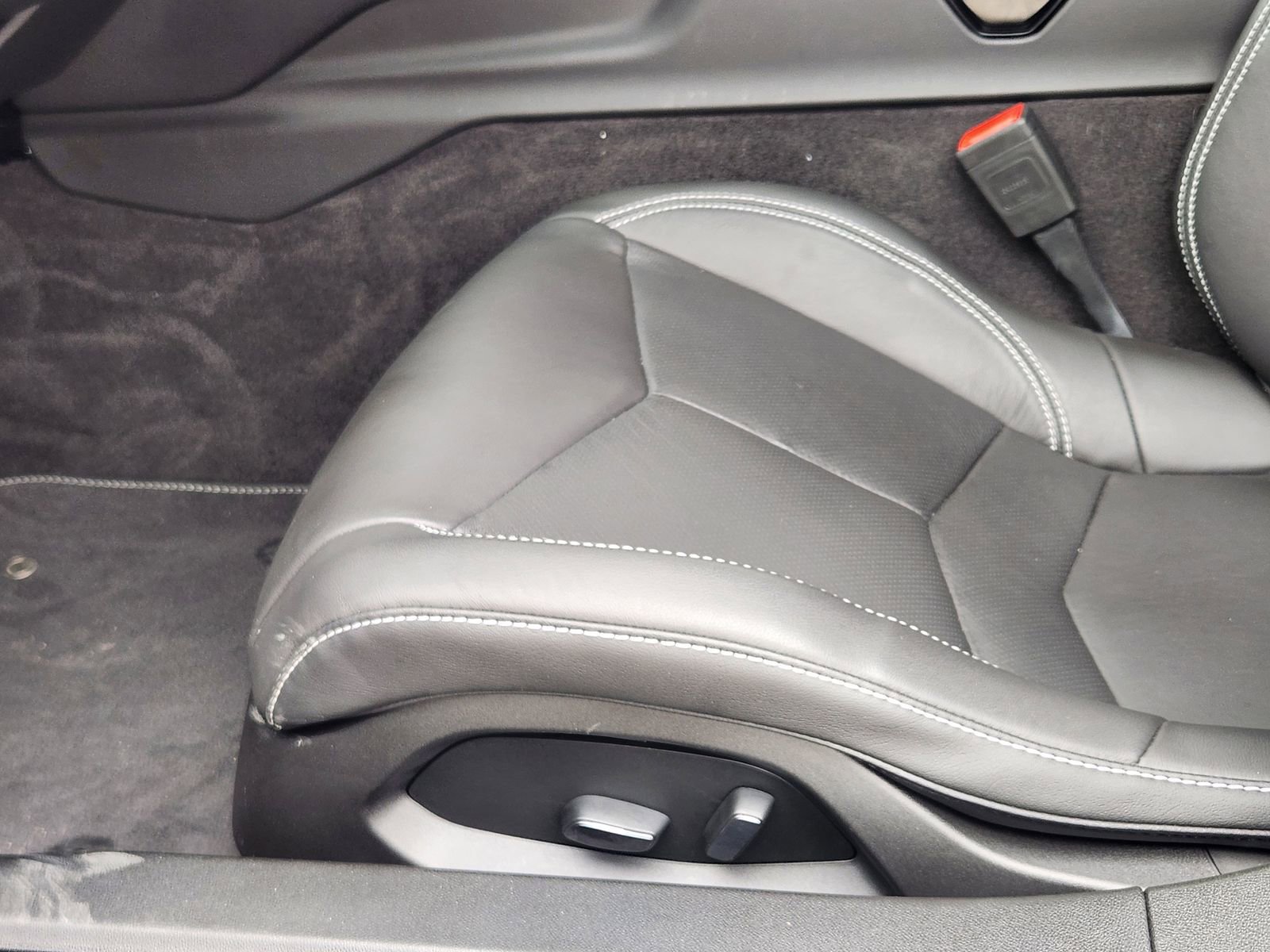 Used 2025 Chevrolet Corvette Stingray Coupe w/ Battery Protection Package image 28