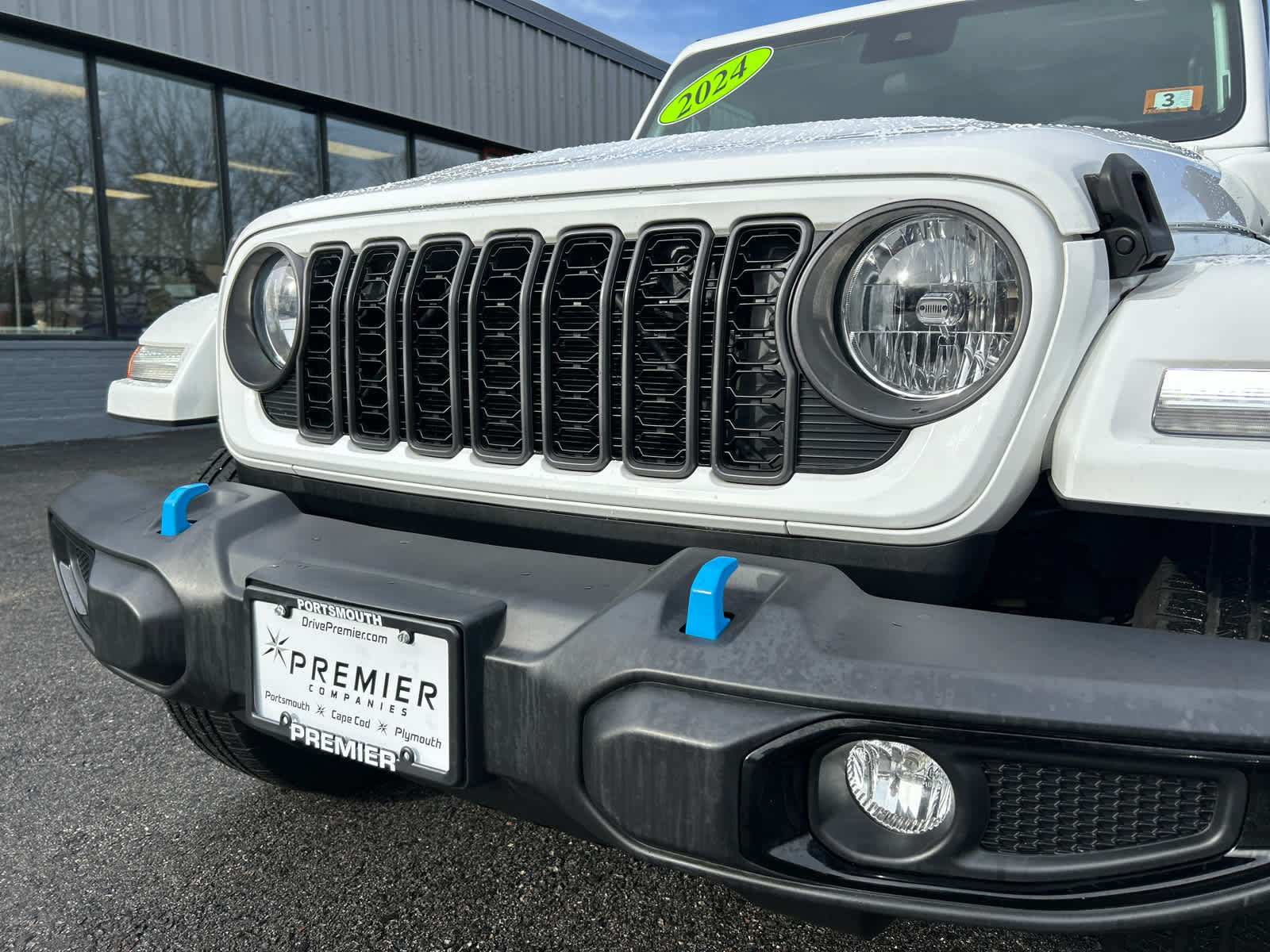 Used 2024 Jeep Wrangler Unlimited w/ Convenience Group AWD/4WD image 15