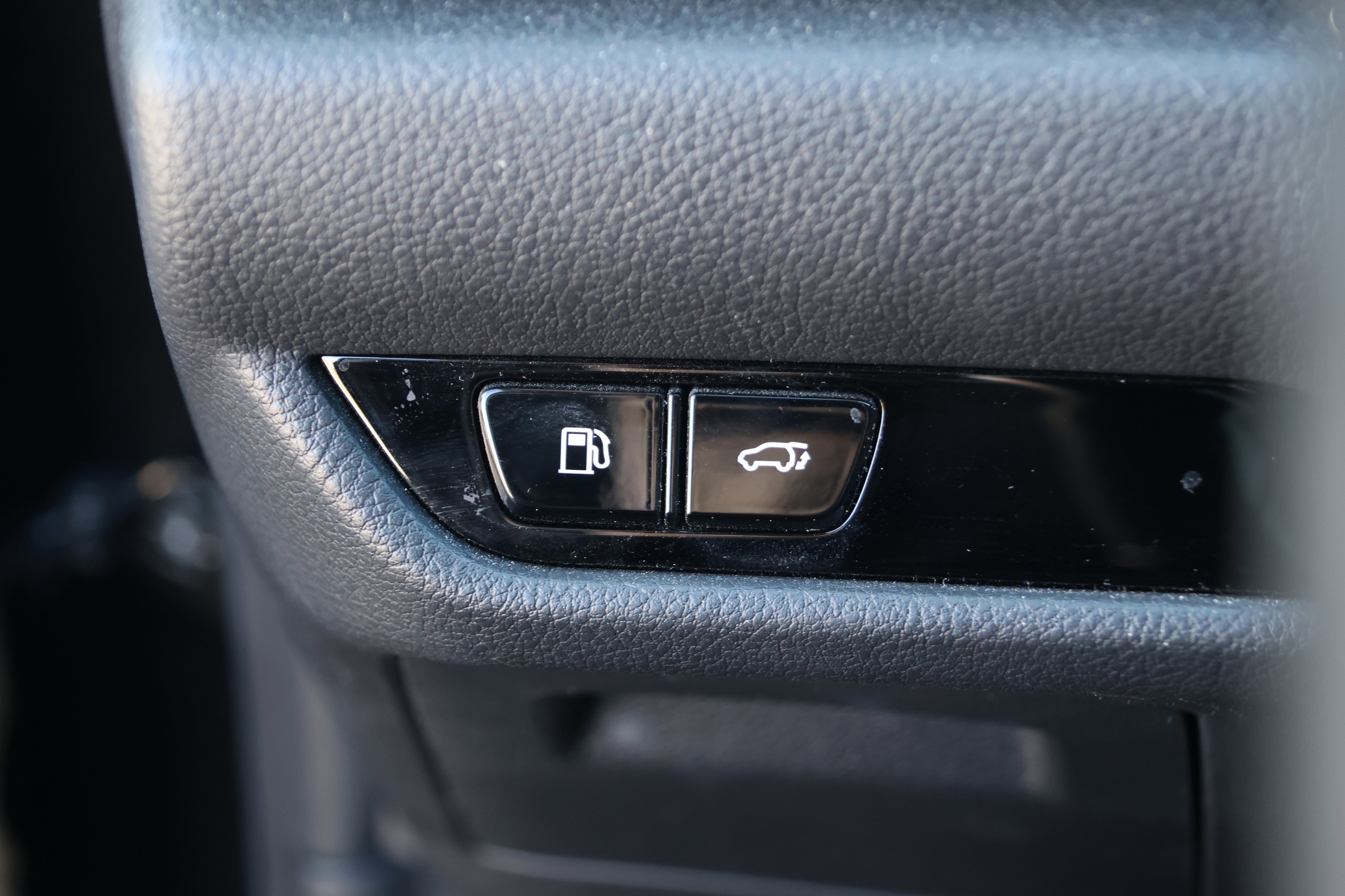 Certified 2025 Lexus NX 450h+ AWD w/ Towing Package (2000 Lbs) image 16