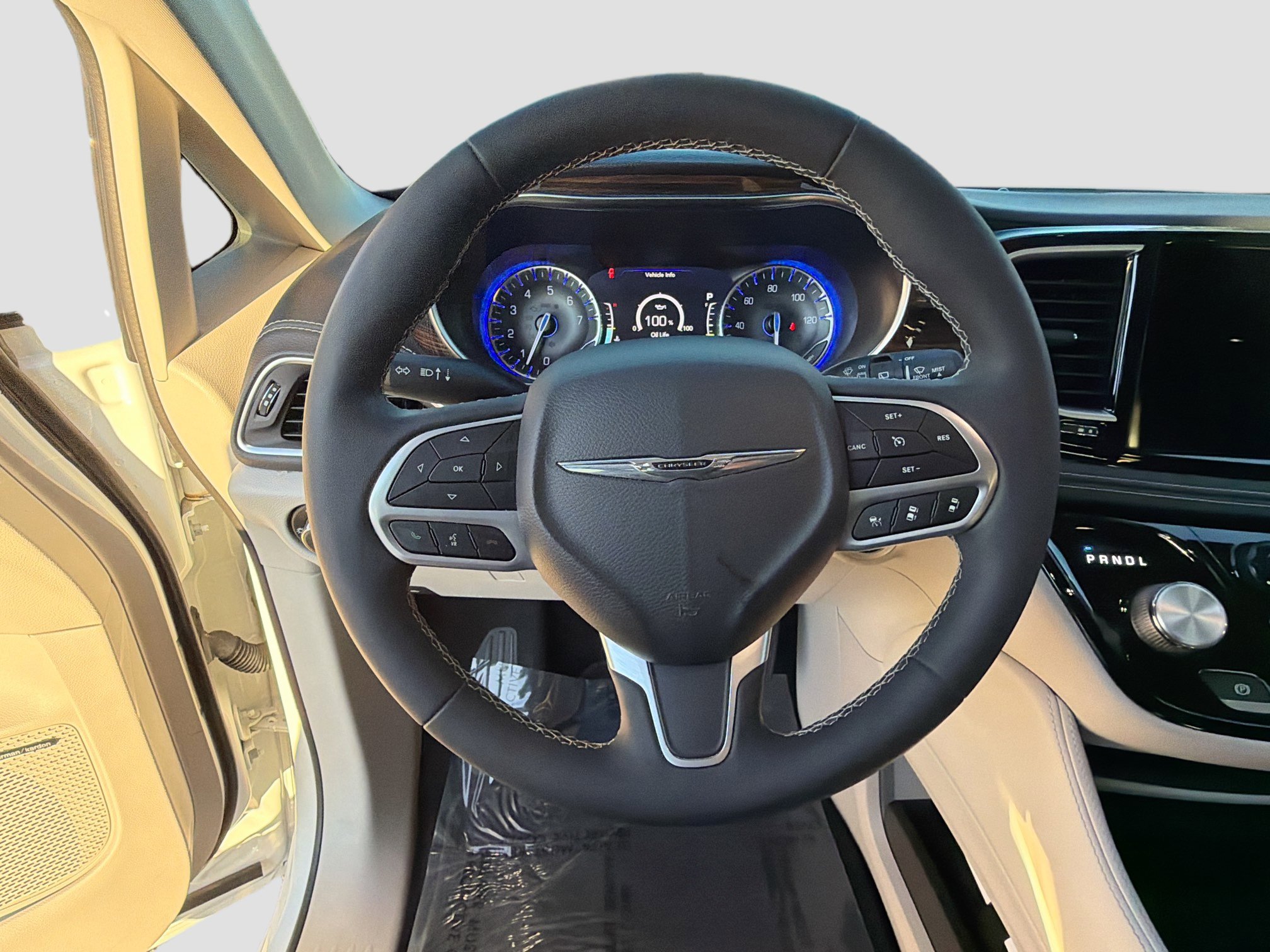 Used 2022 Chrysler Pacifica Limited image 39