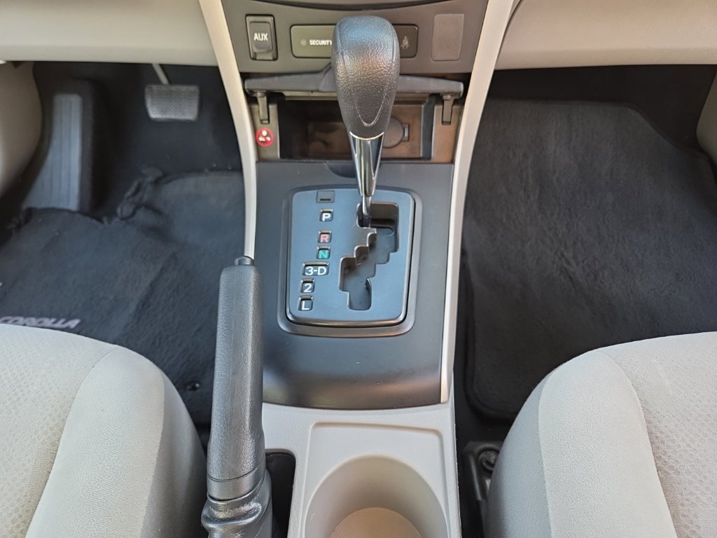 Used 2013 Toyota Corolla L FWD image 25