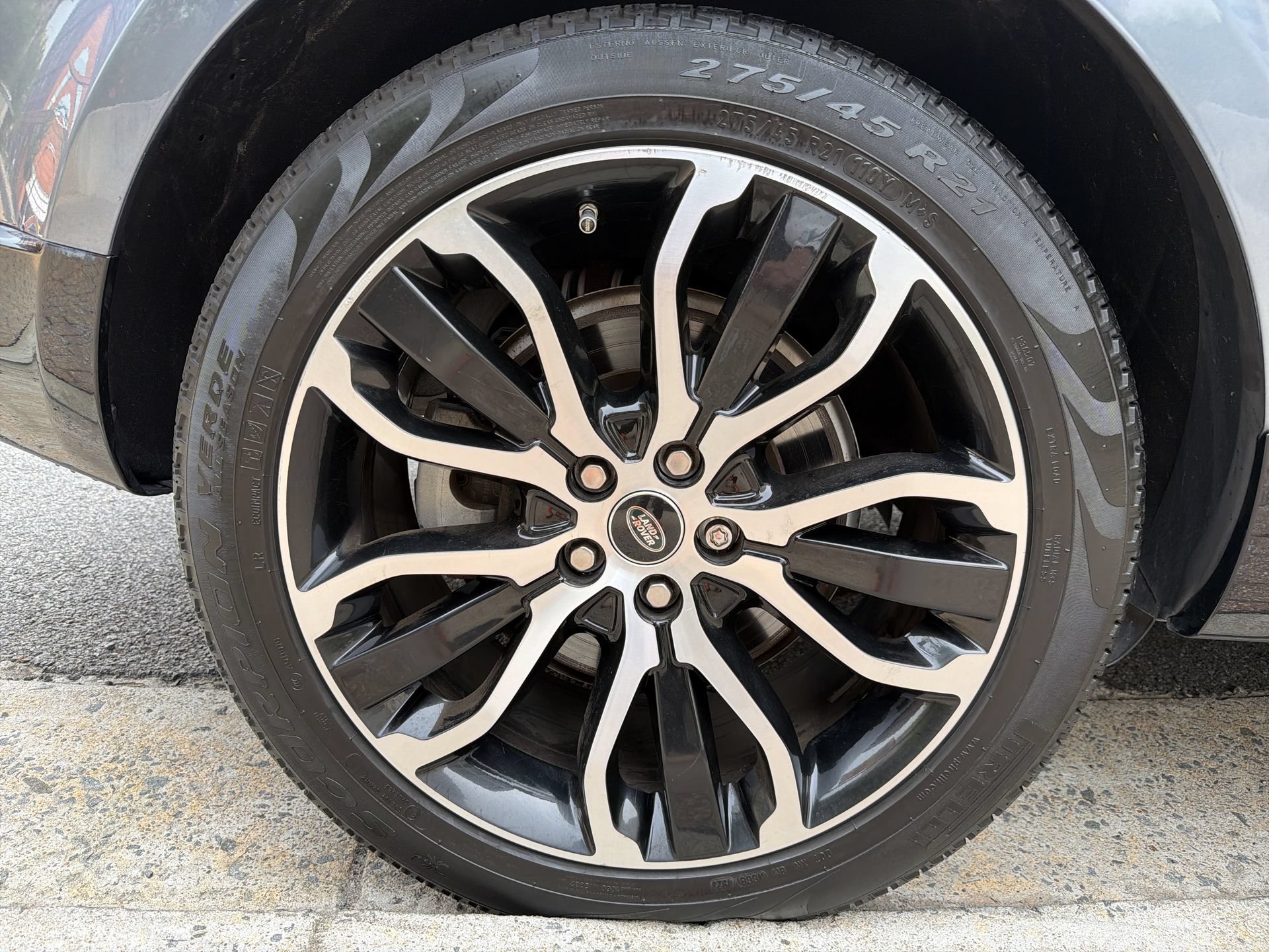 Used 2019 Land Rover Range Rover Sport HSE AWD/4WD image 30