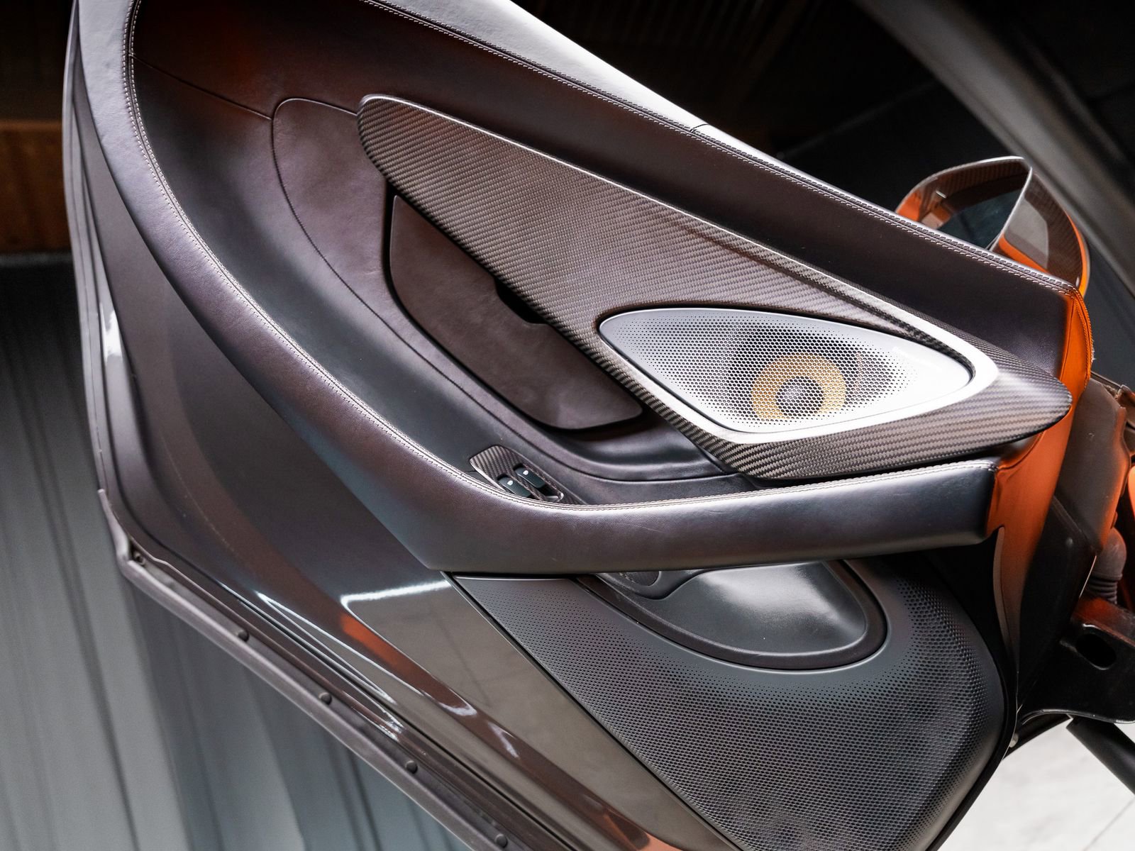 Used 2016 McLaren 570S Coupe RWD image 59
