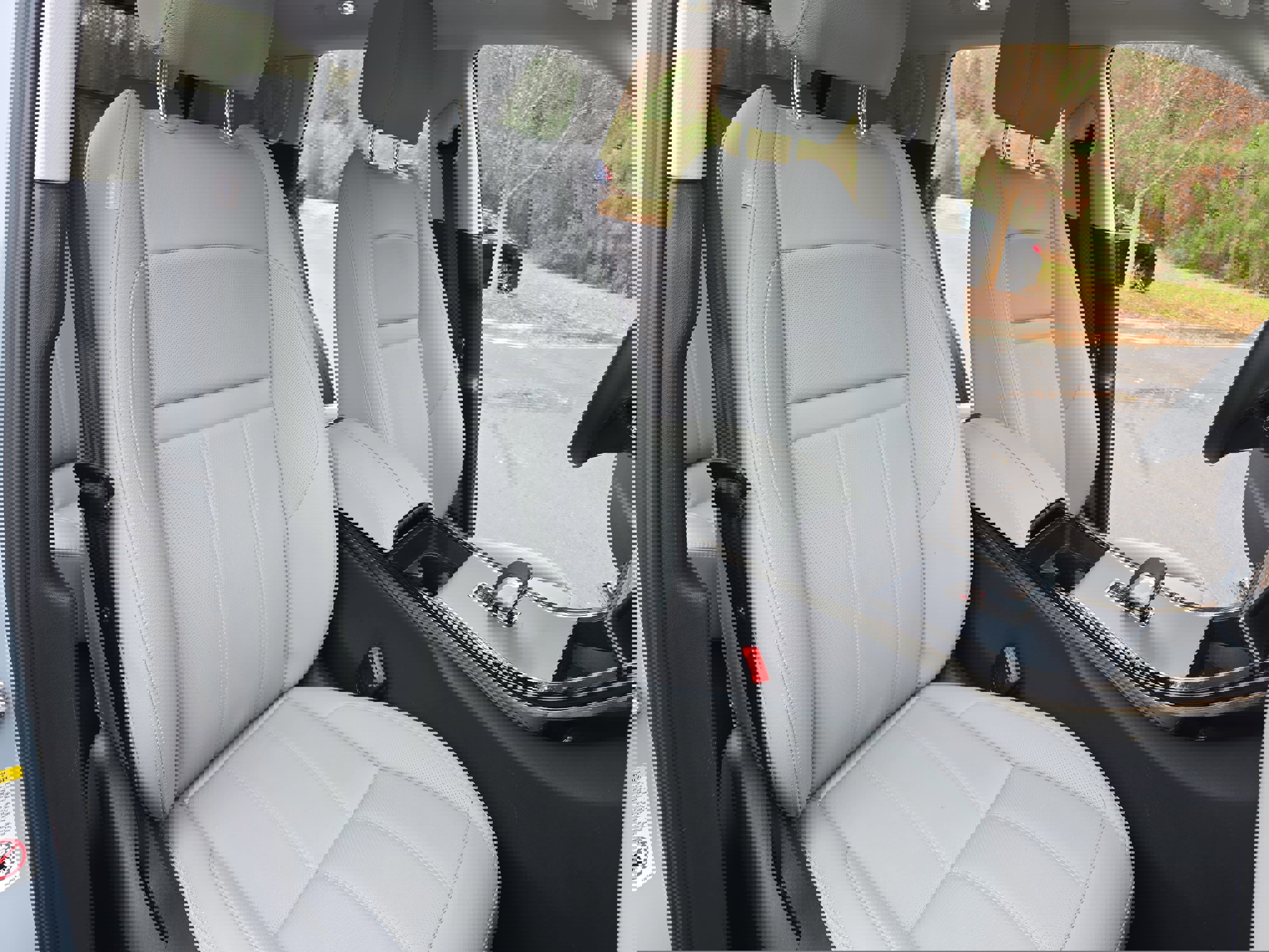 Used 2025 Land Rover Range Rover Evoque S image 10