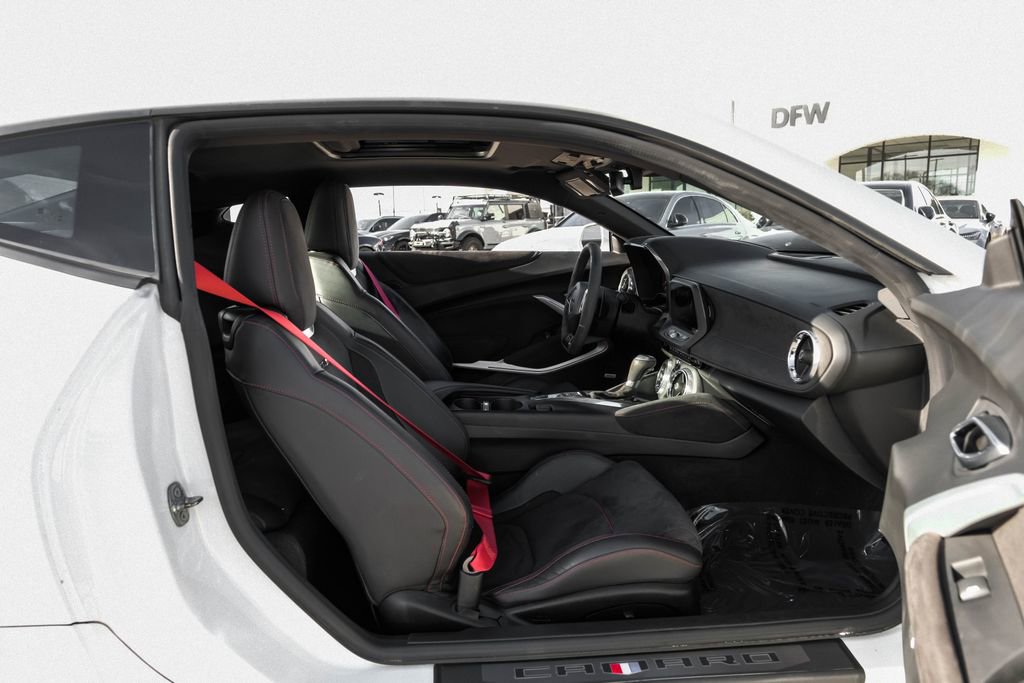 Used 2018 Chevrolet Camaro ZL1 image 36