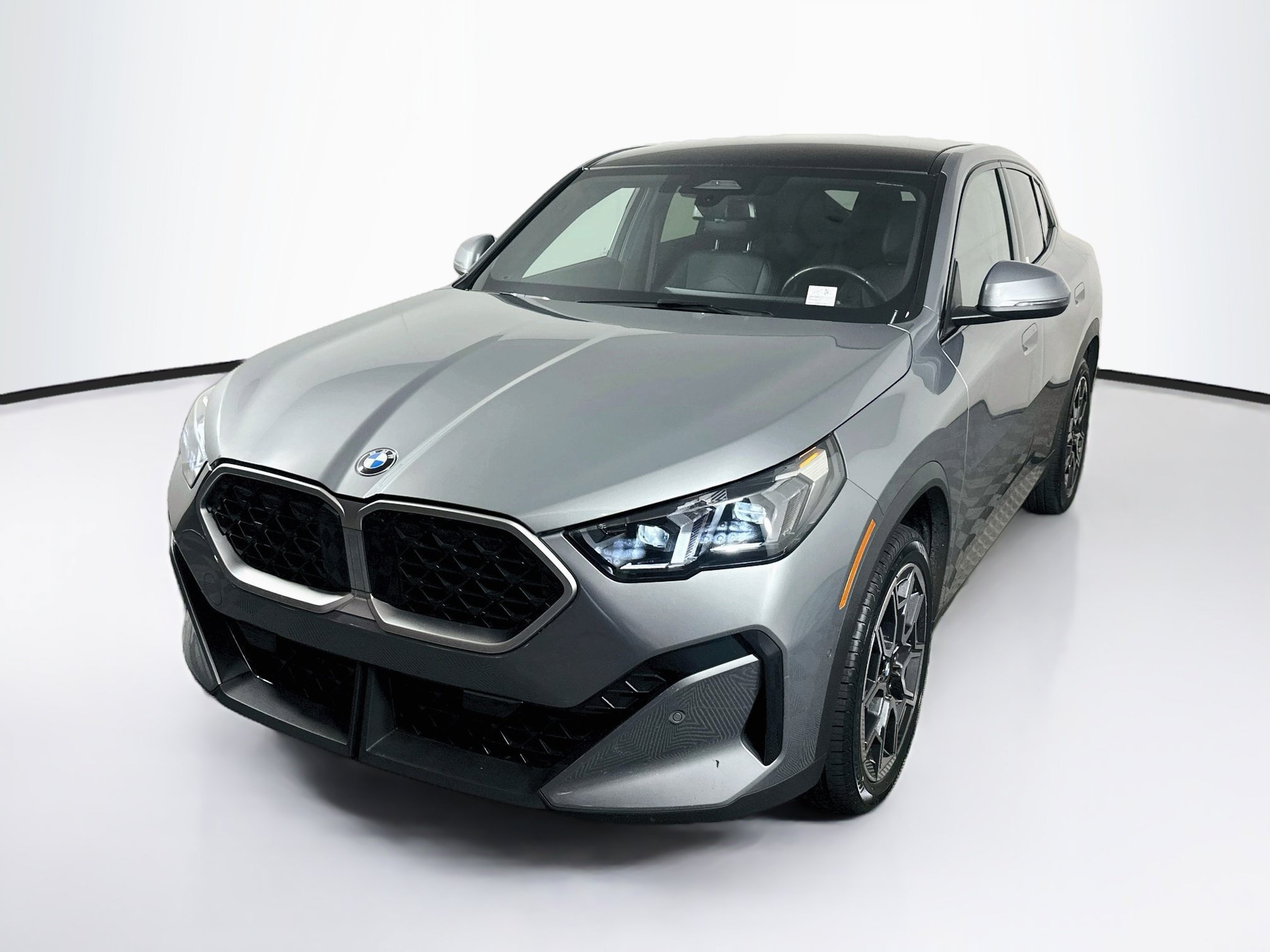 Used 2026 BMW X2 xDrive28i AWD/4WD image 3