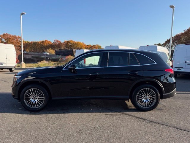 Used 2026 Mercedes-Benz GLC 300 4MATIC image 4