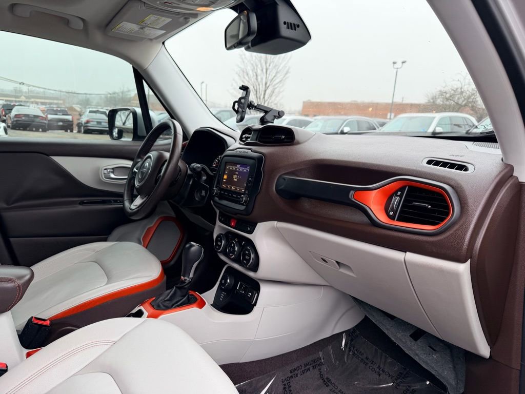 Used 2016 Jeep Renegade Limited image 13