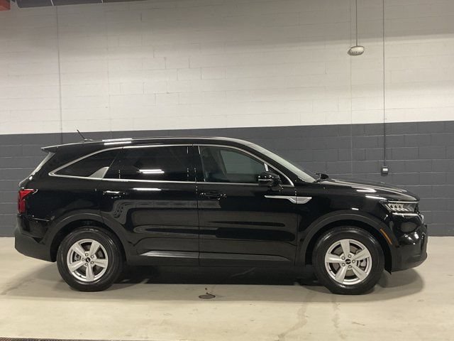Used 2023 Kia Sorento LX FWD image 3