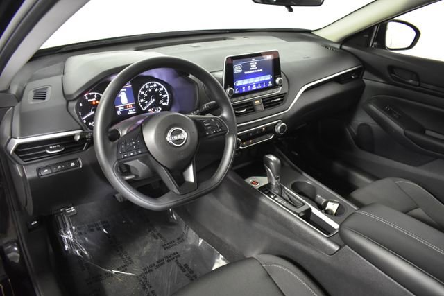 Certified 2025 Nissan Altima 2.5 S FWD image 12