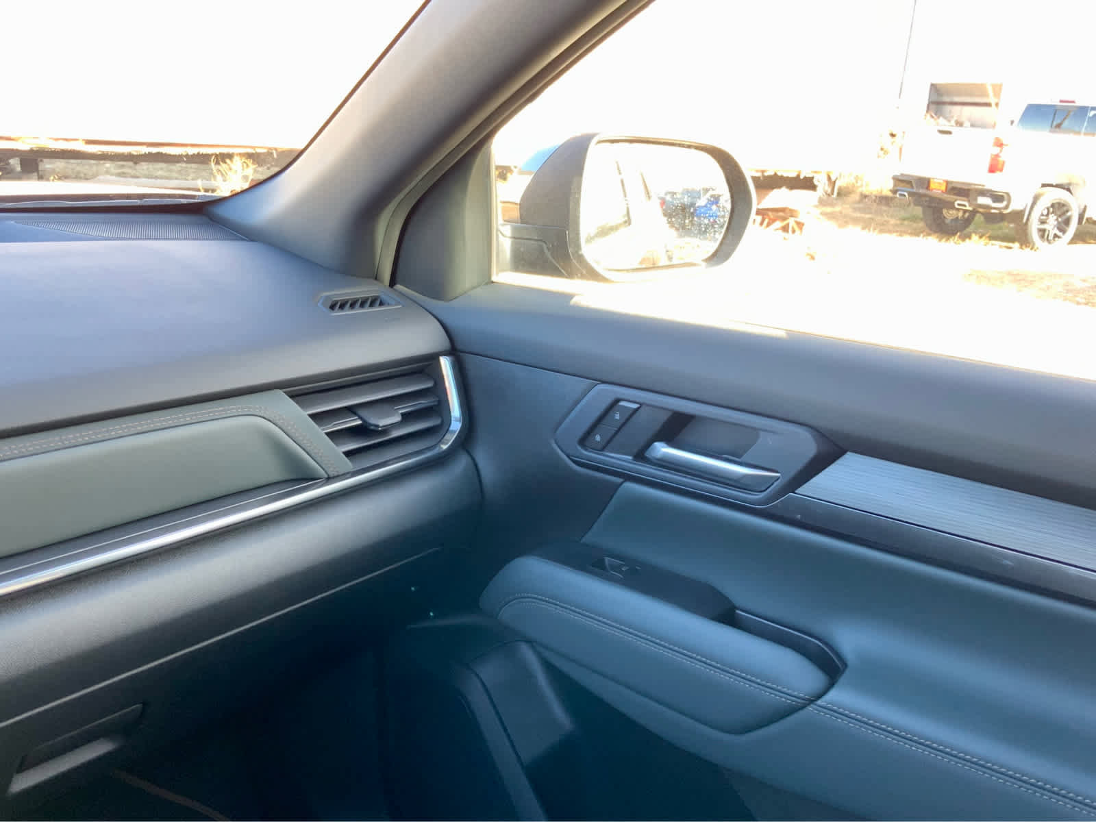 New 2026 GMC Terrain AT4 w/ LPO, Black Badging Package image 36