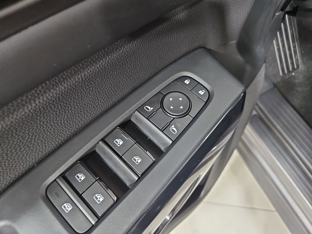 New 2026 Nissan Pathfinder SV image 11