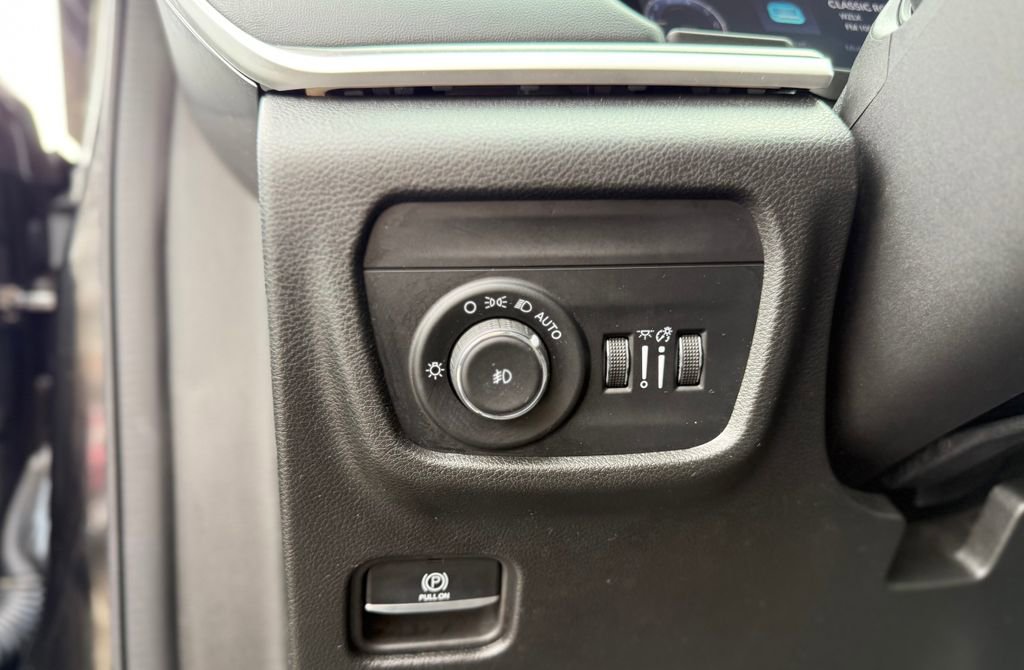 Used 2023 Jeep Grand Cherokee L Limited image 22