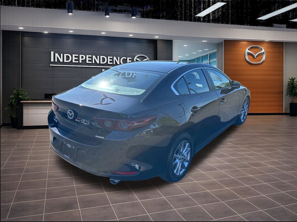 Used 2021 MAZDA MAZDA3 s FWD image 3
