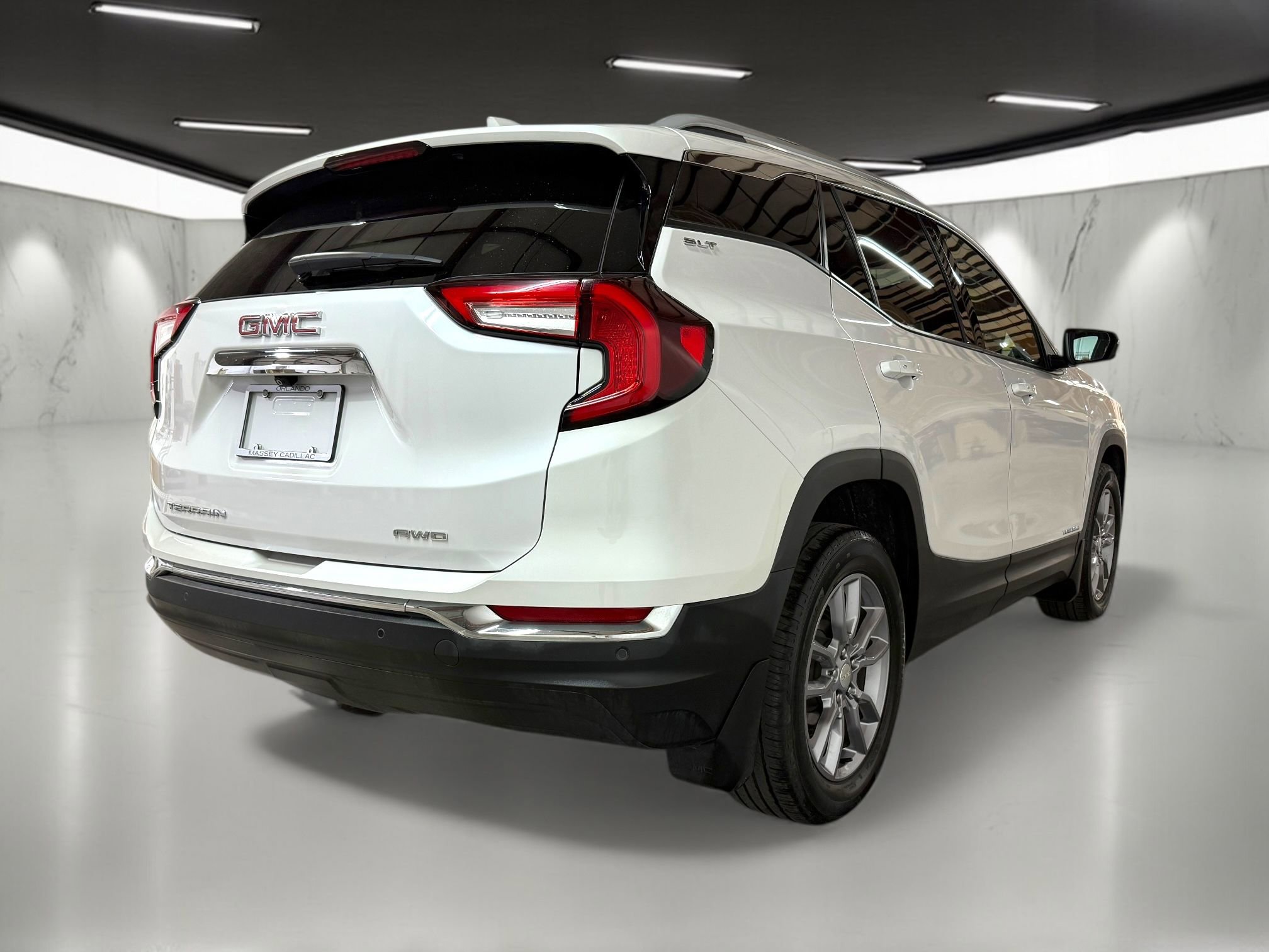 Used 2022 GMC Terrain SLT image 8