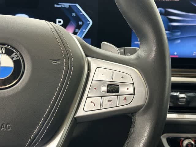 Used 2025 BMW X7 xDrive40i AWD/4WD image 18