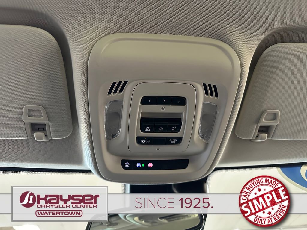 Used 2023 Buick Envision Essence w/ Technology Package I image 33