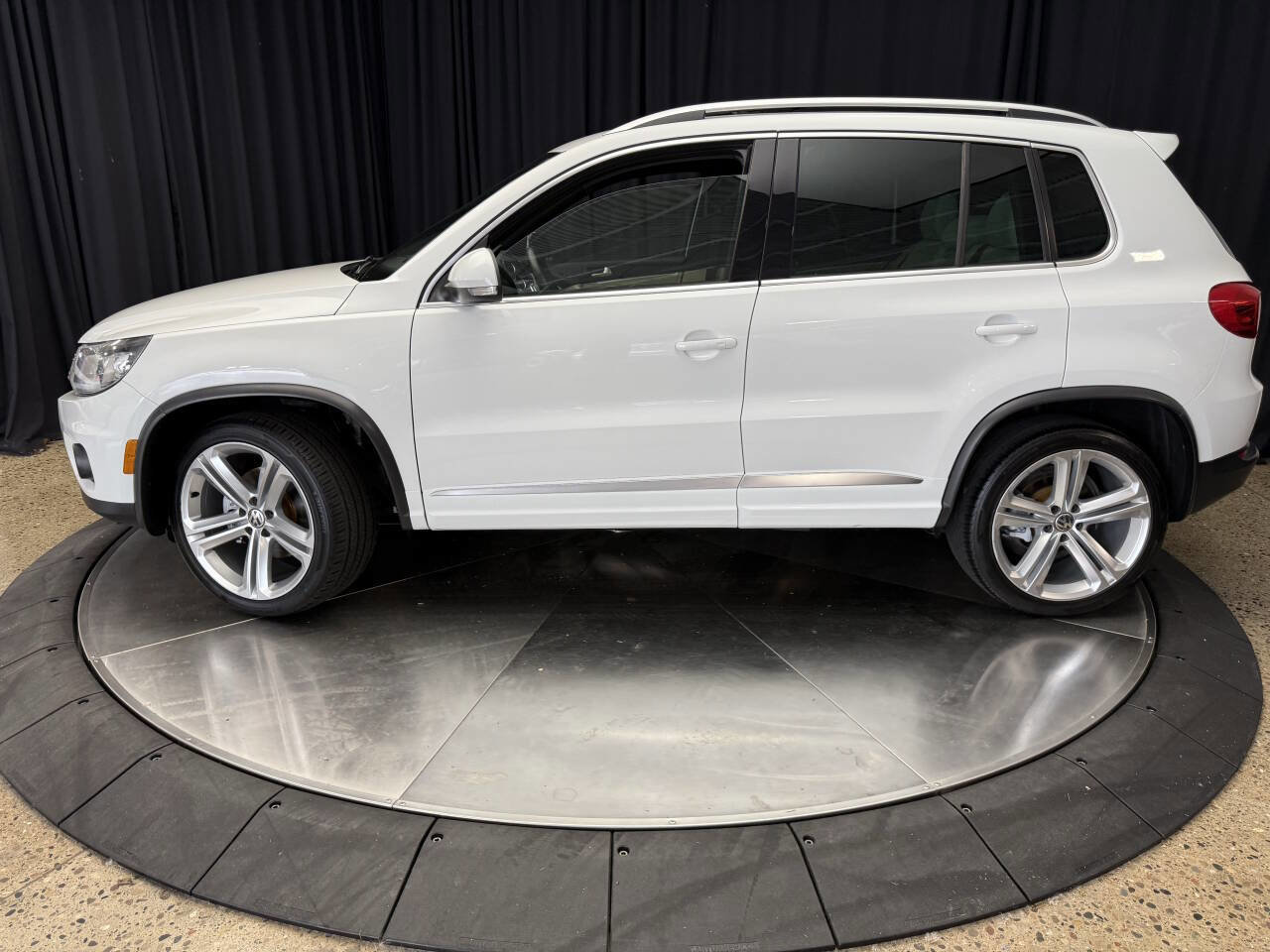 Used 2014 Volkswagen Tiguan R-Line image 13