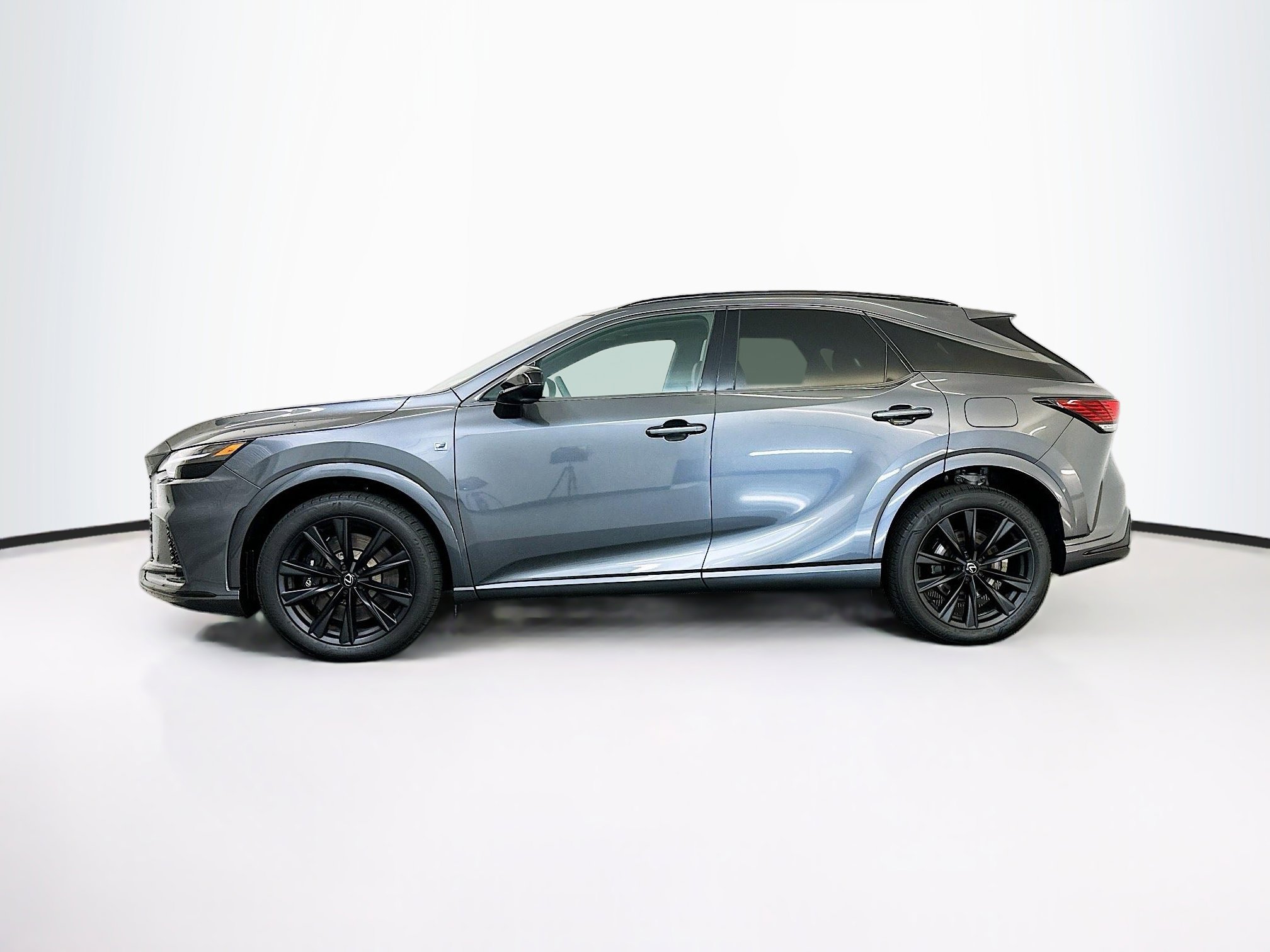 Used 2024 Lexus RX 500h F Sport w/ Technology Package image 4