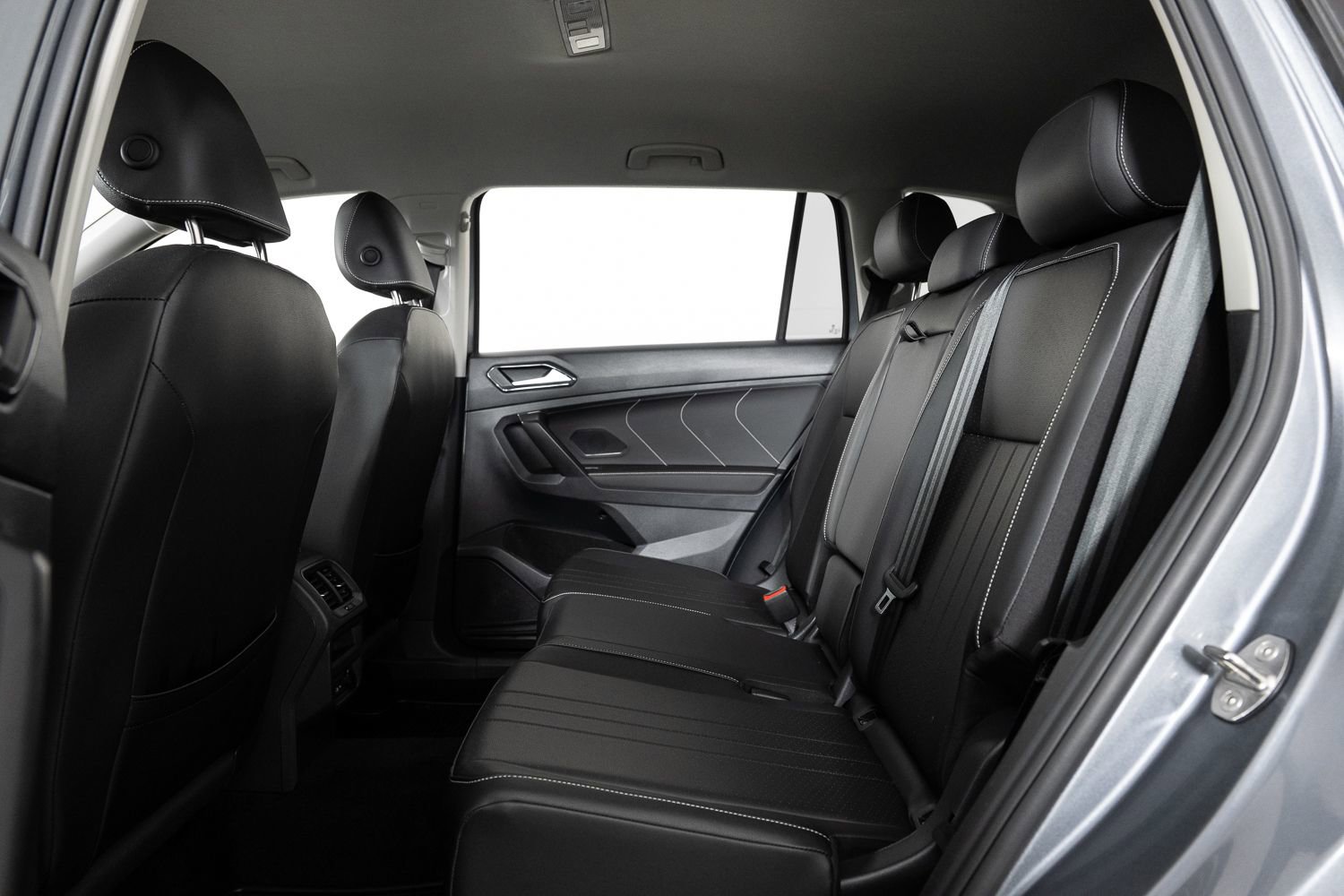 Used 2023 Volkswagen Tiguan SE image 19