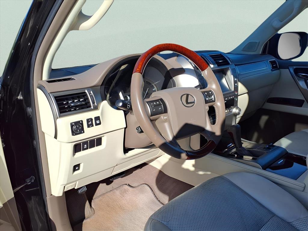 Used 2013 Lexus GX 460 image 10